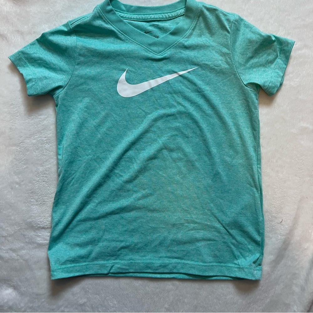 Nike Girls Dri-Fit v neck shirt (light blue)